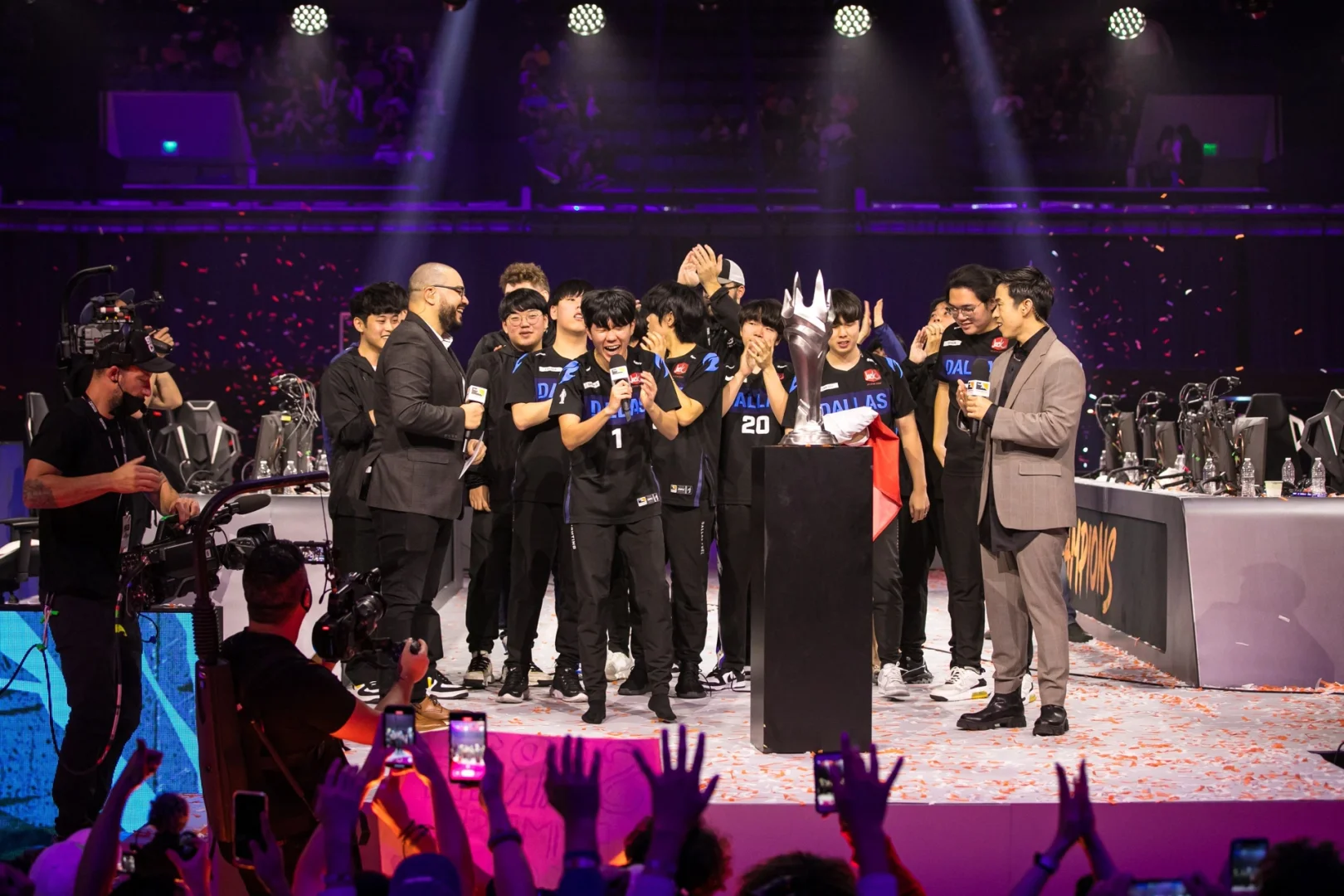 AC米兰体育-守望先锋世界联赛全面展开，团战策略极限挑战