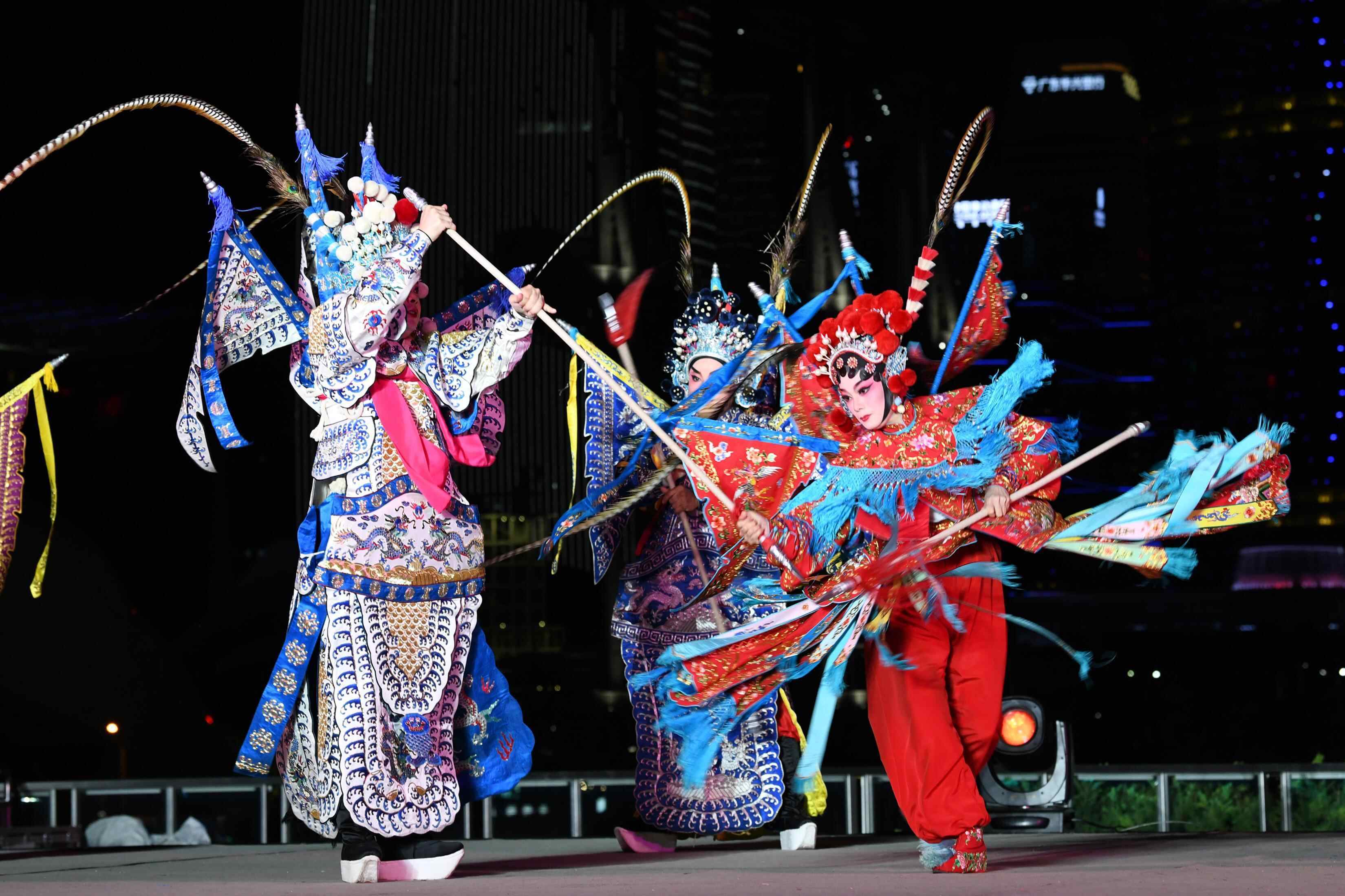 包含传统槌球比赛，古典运动演绎新风格的词条