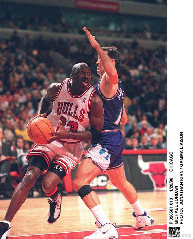 米兰体育-经典比赛：永恒的篮球神话时刻