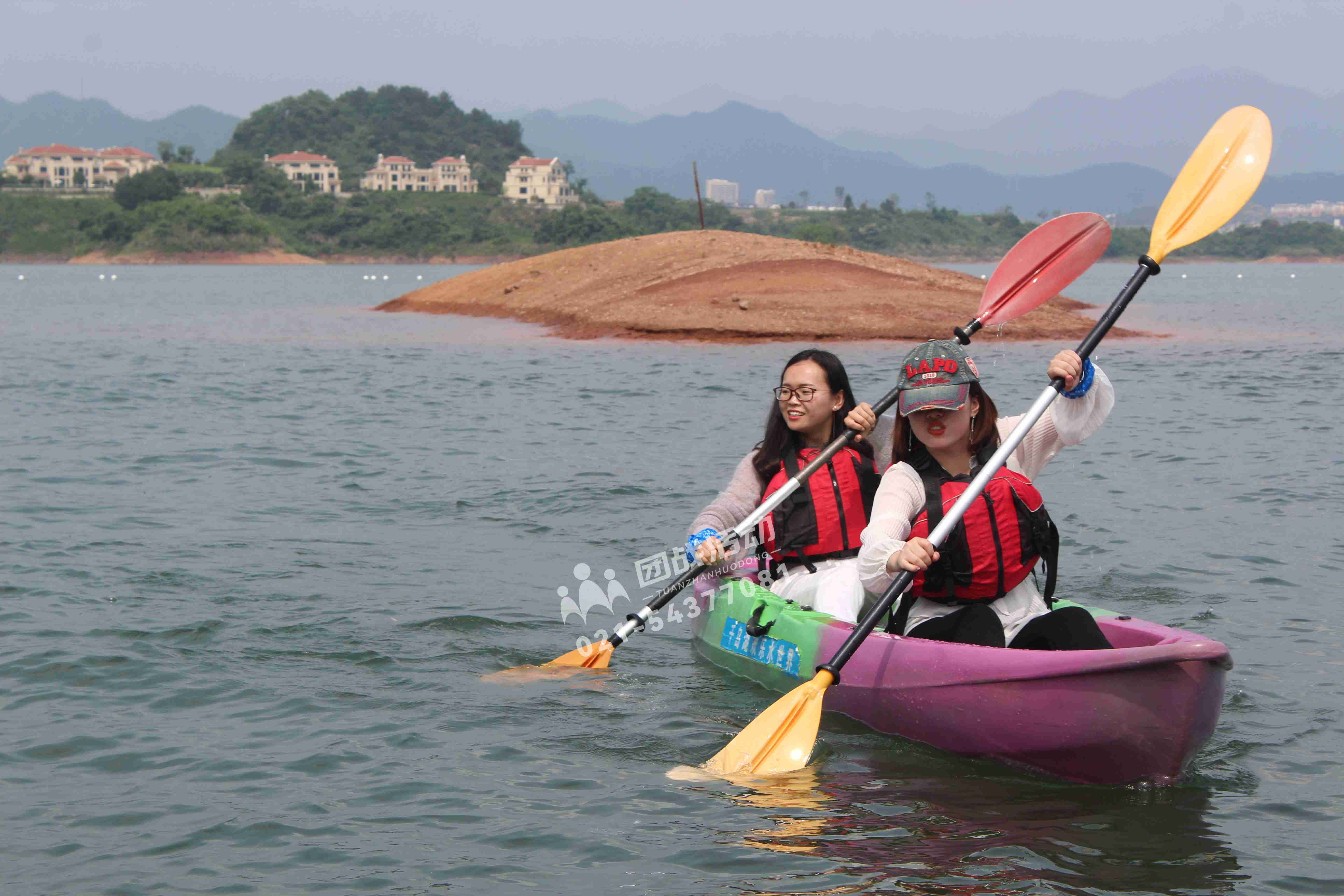 包含大型海洋皮划艇赛，感受水域中的极速激情的词条