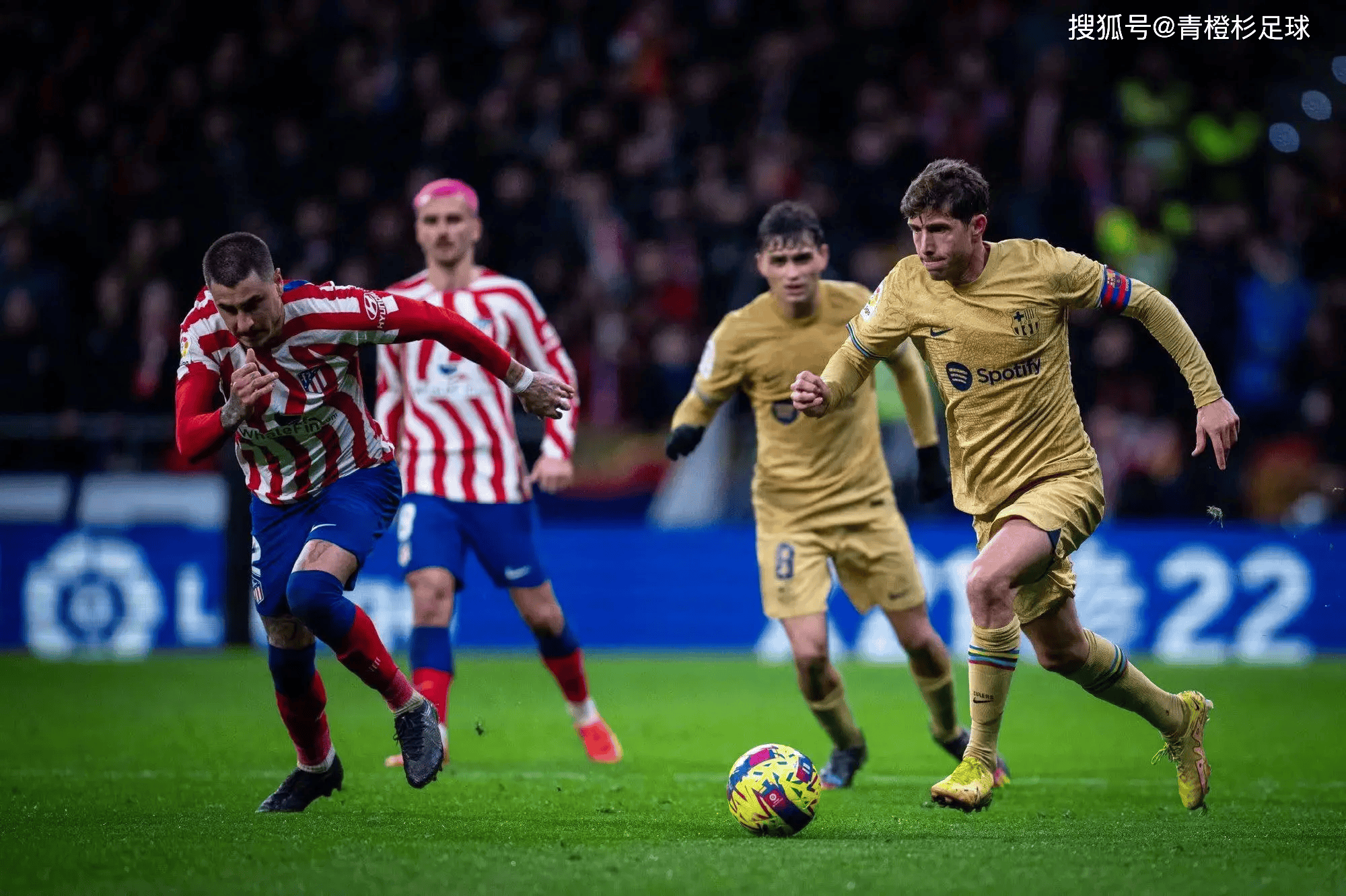 西甲锋线爆发,巴萨取胜迎来新气象 西甲锋线爆发,巴萨取胜迎来新气象