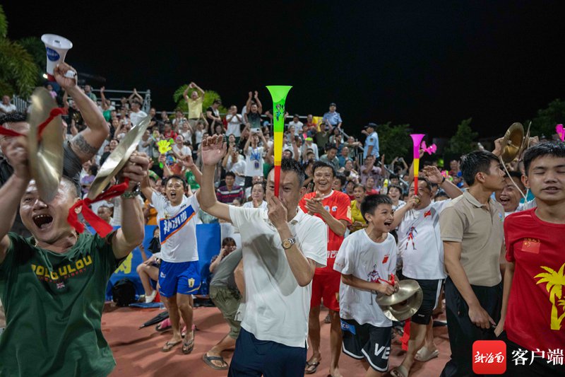 球迷狂欢:主场氛围引爆全场的精彩瞬间的简单介绍 球迷狂欢:主场氛围引爆全场的精彩瞬间的简单介绍